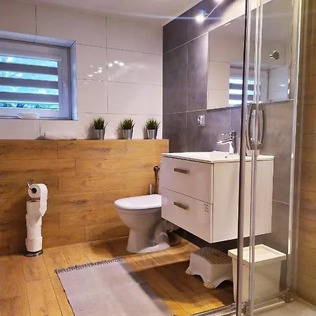 I Na Szkolnej Hotel Zator