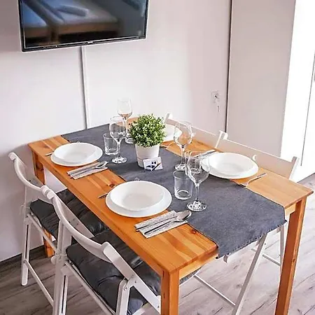 I Na Szkolnej Hotel